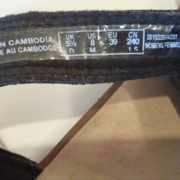 Clark's Black and Snake Print Size 8M Strappy Sandals.   FF214 - Picture 5 of 5